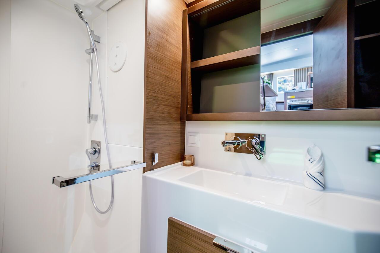 Lagoon 40 - 4 + 2 cab, picture 20