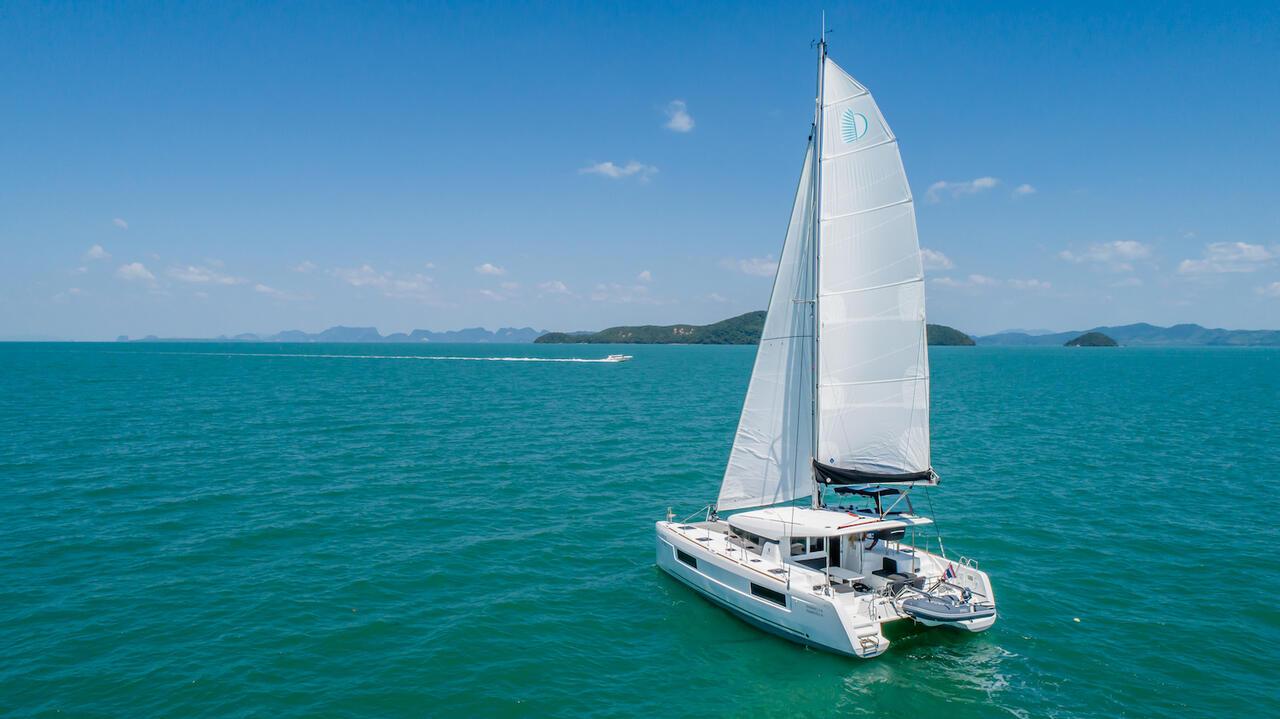 Lagoon 40 - 4 + 2 cab, picture 8