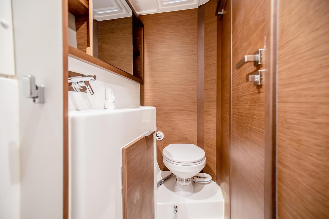 Lagoon 40 - 4 + 2 cab, picture 21