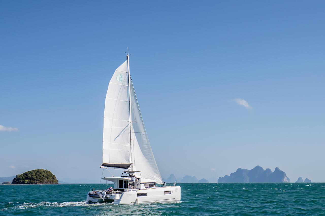 Lagoon 40 - 4 + 2 cab, picture 3