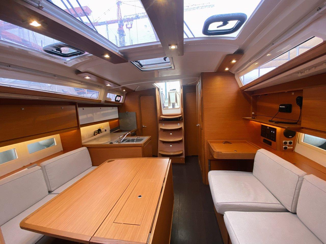 Dufour 390 GL, picture 4