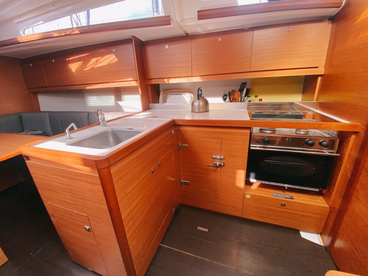 Dufour 390 GL, picture 8