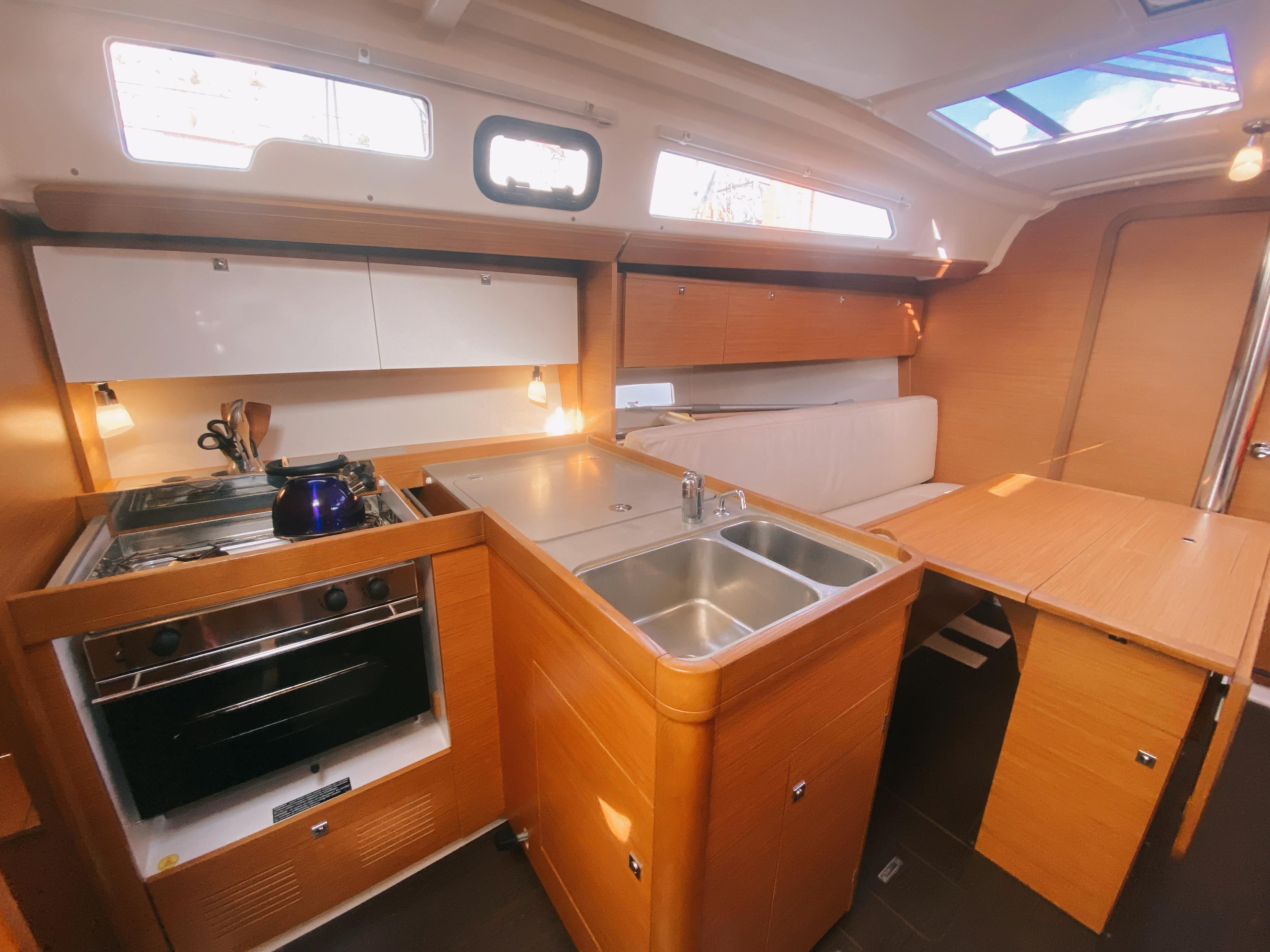 Dufour 360 GL - 3 cab., picture 6