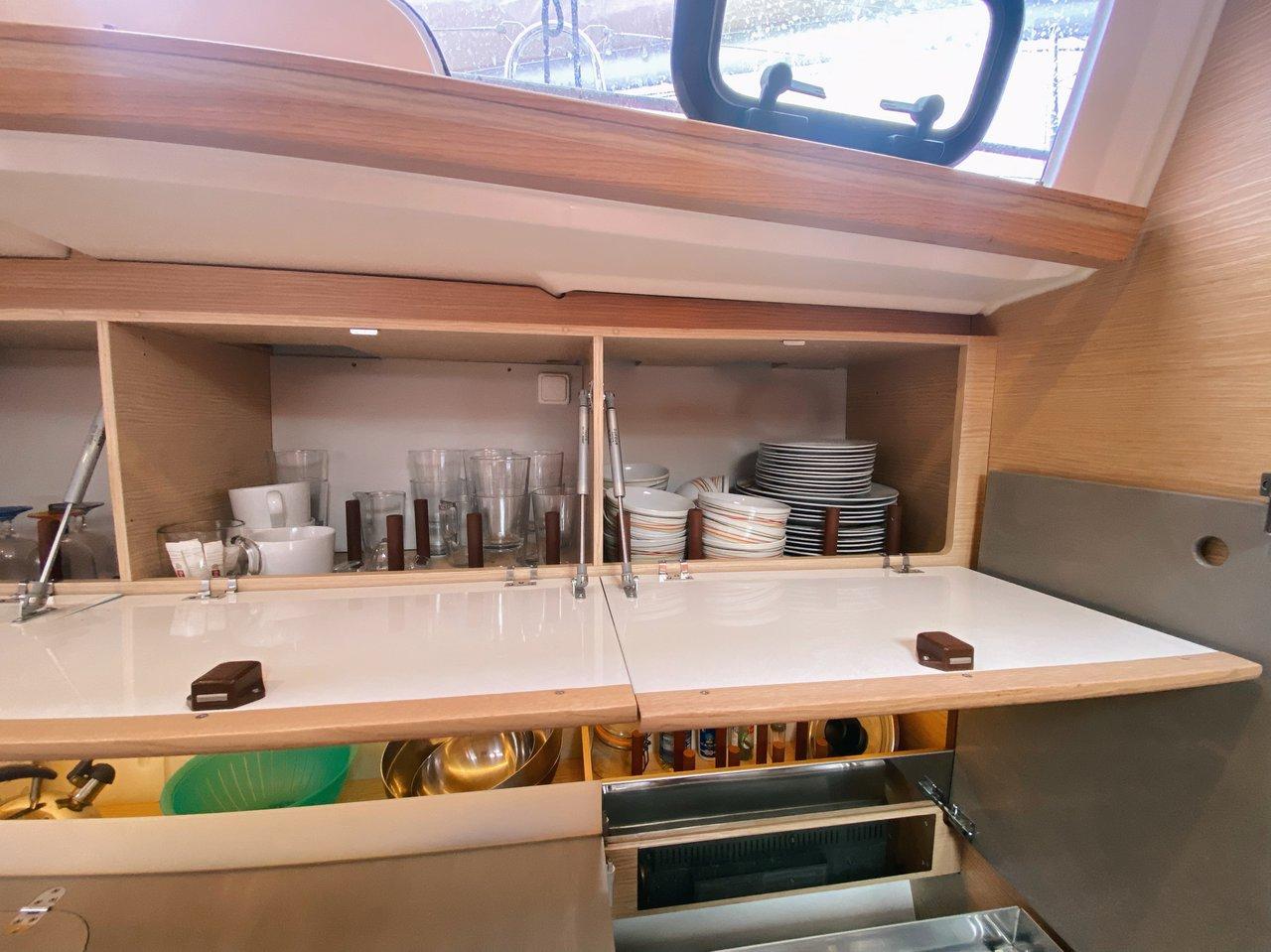 Dufour 390 GL, picture 8