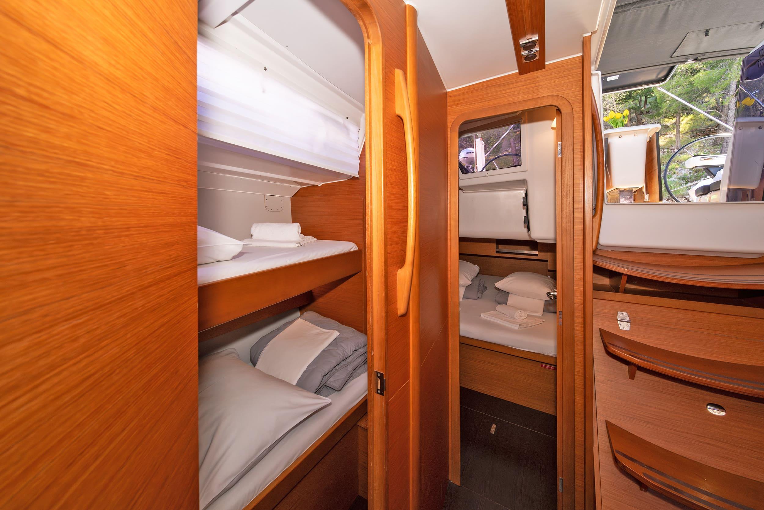 Dufour 430, picture 13