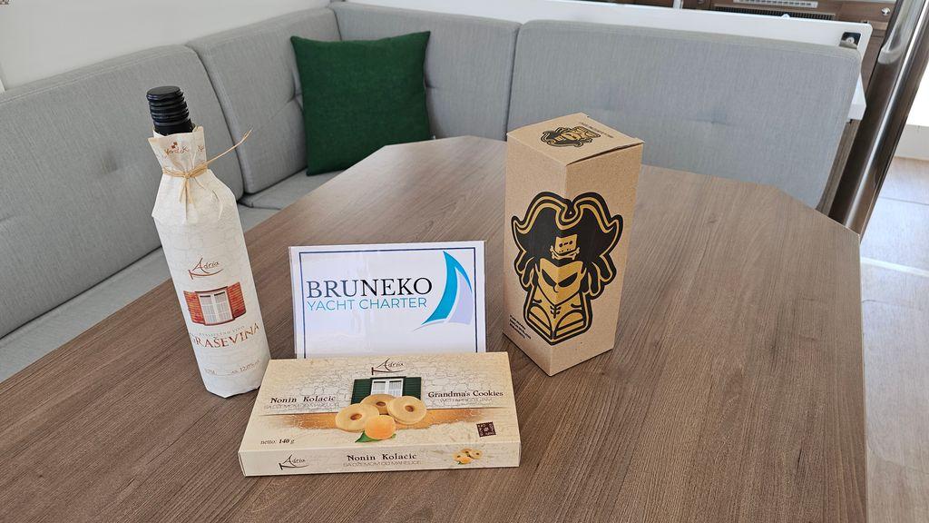 Bali 4.2 - 4 + 1 cab., picture 14