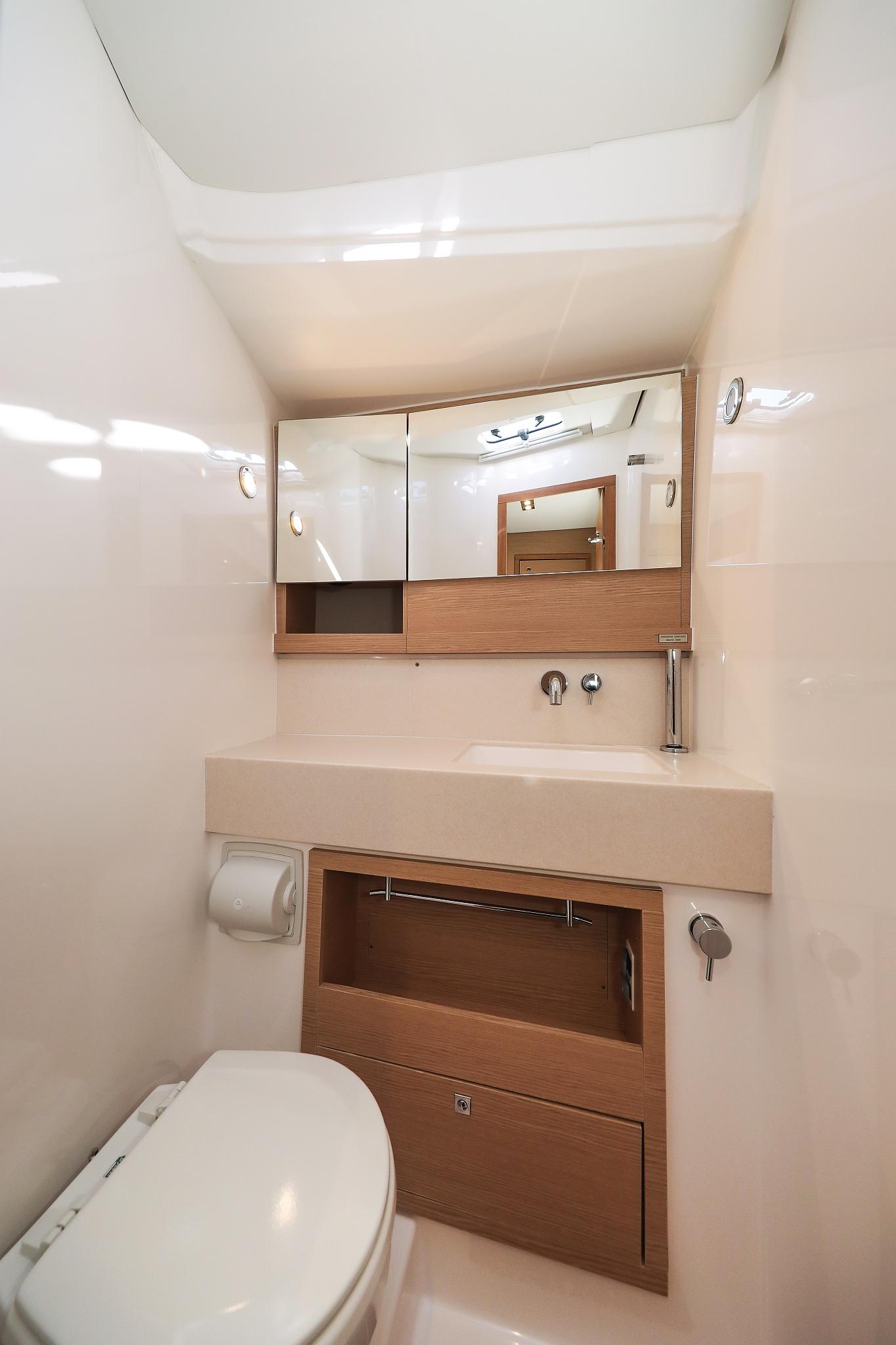 Dufour 530 - 6 cab., picture 36