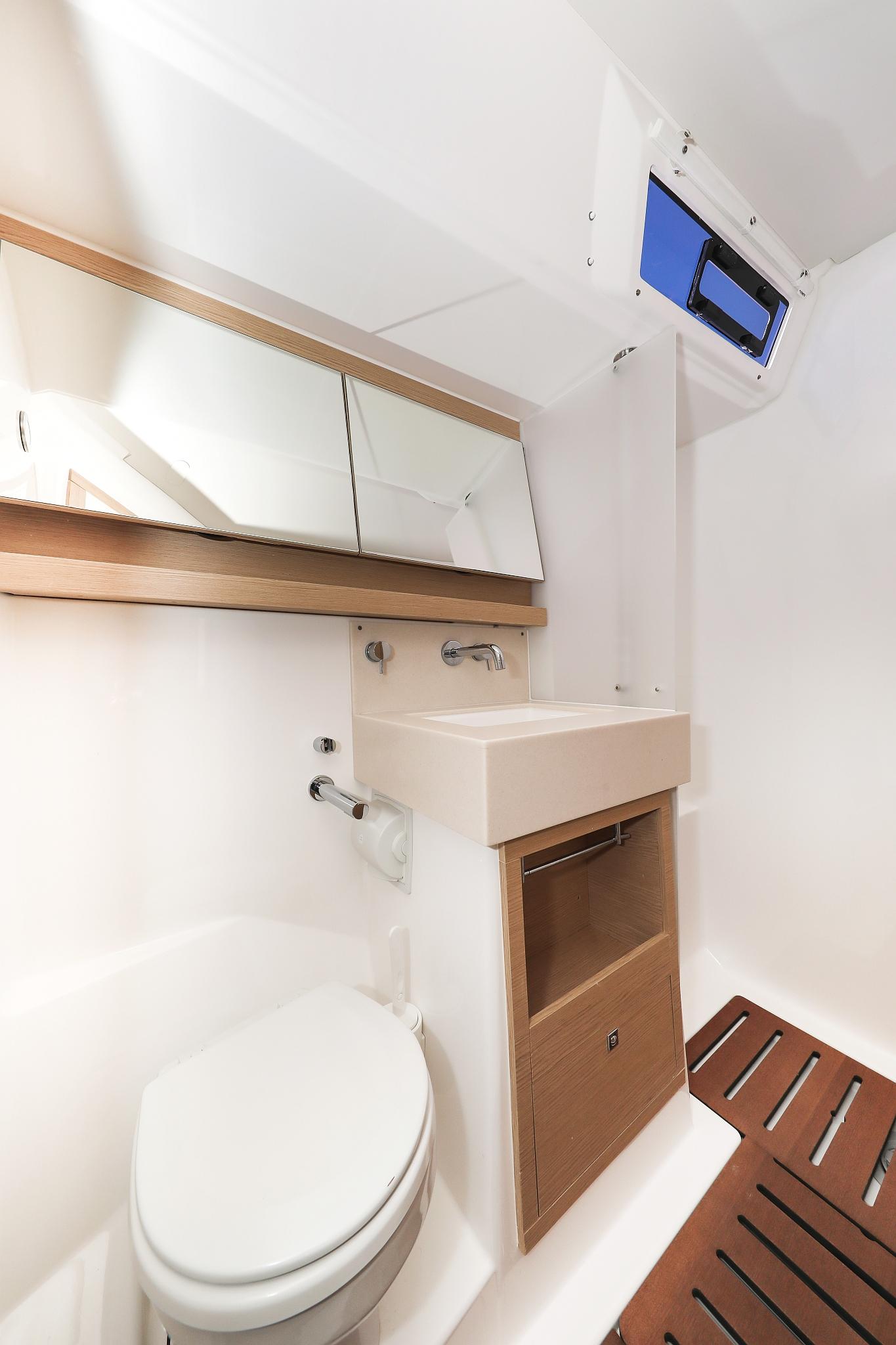 Dufour 530 - 6 cab., picture 37