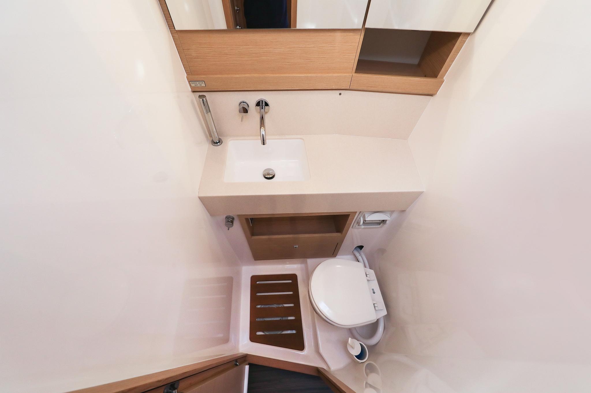 Dufour 530 - 6 cab., picture 35