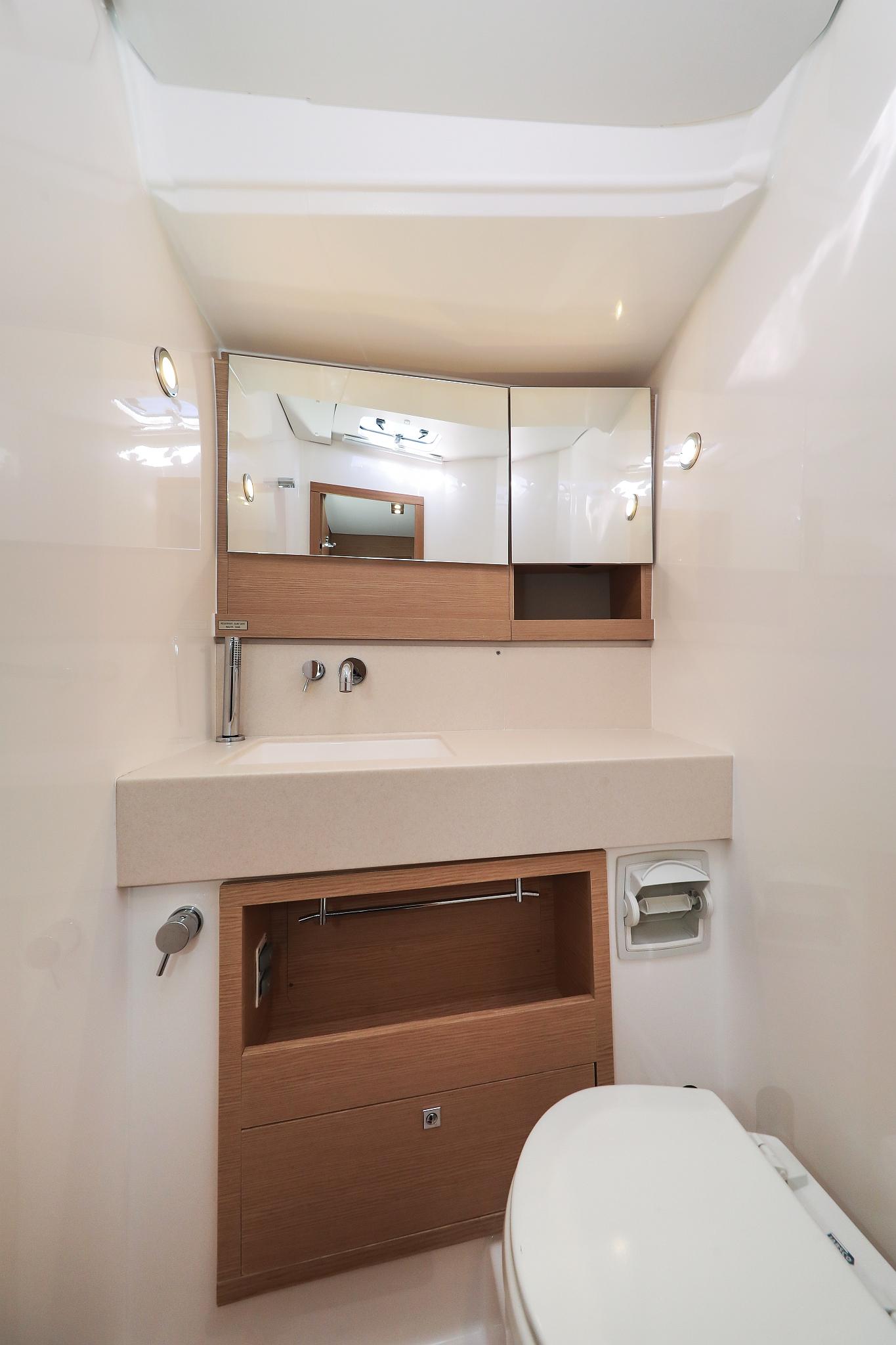 Dufour 530 - 6 cab., picture 34