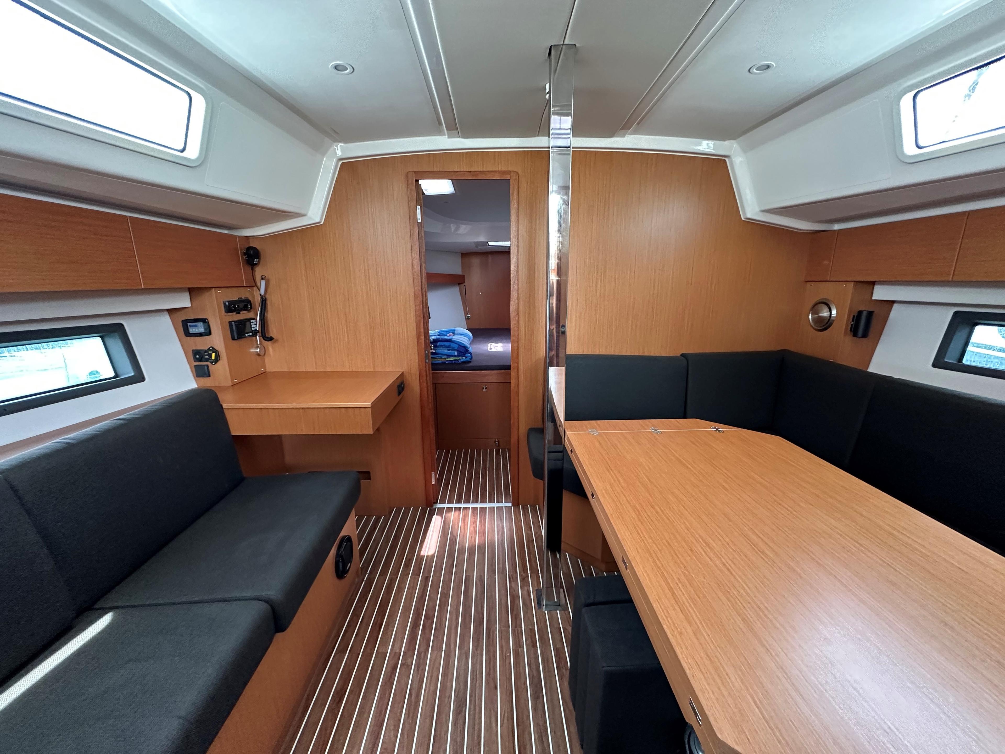 Bavaria C42, picture 5