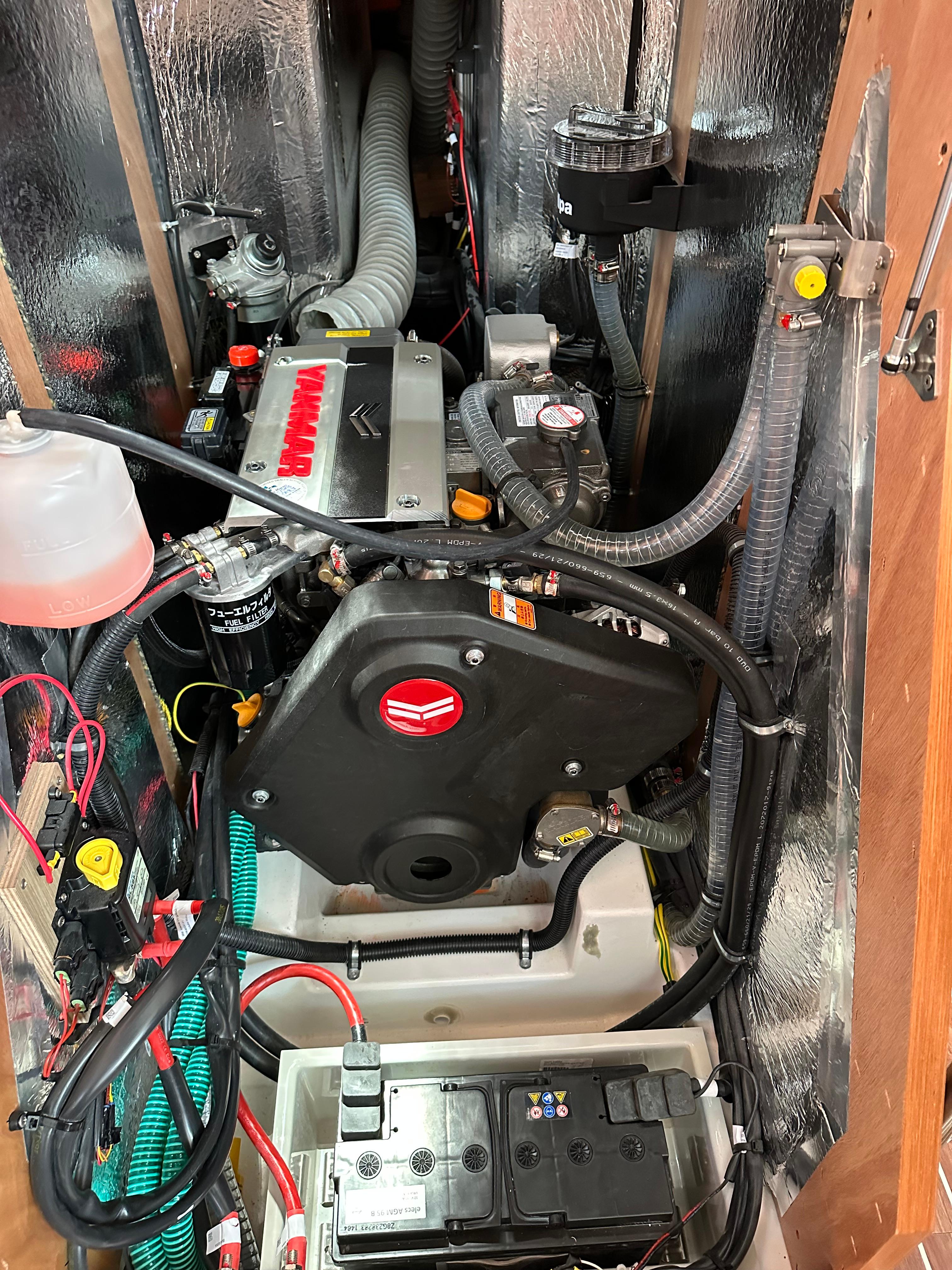 Bavaria C42, picture 19