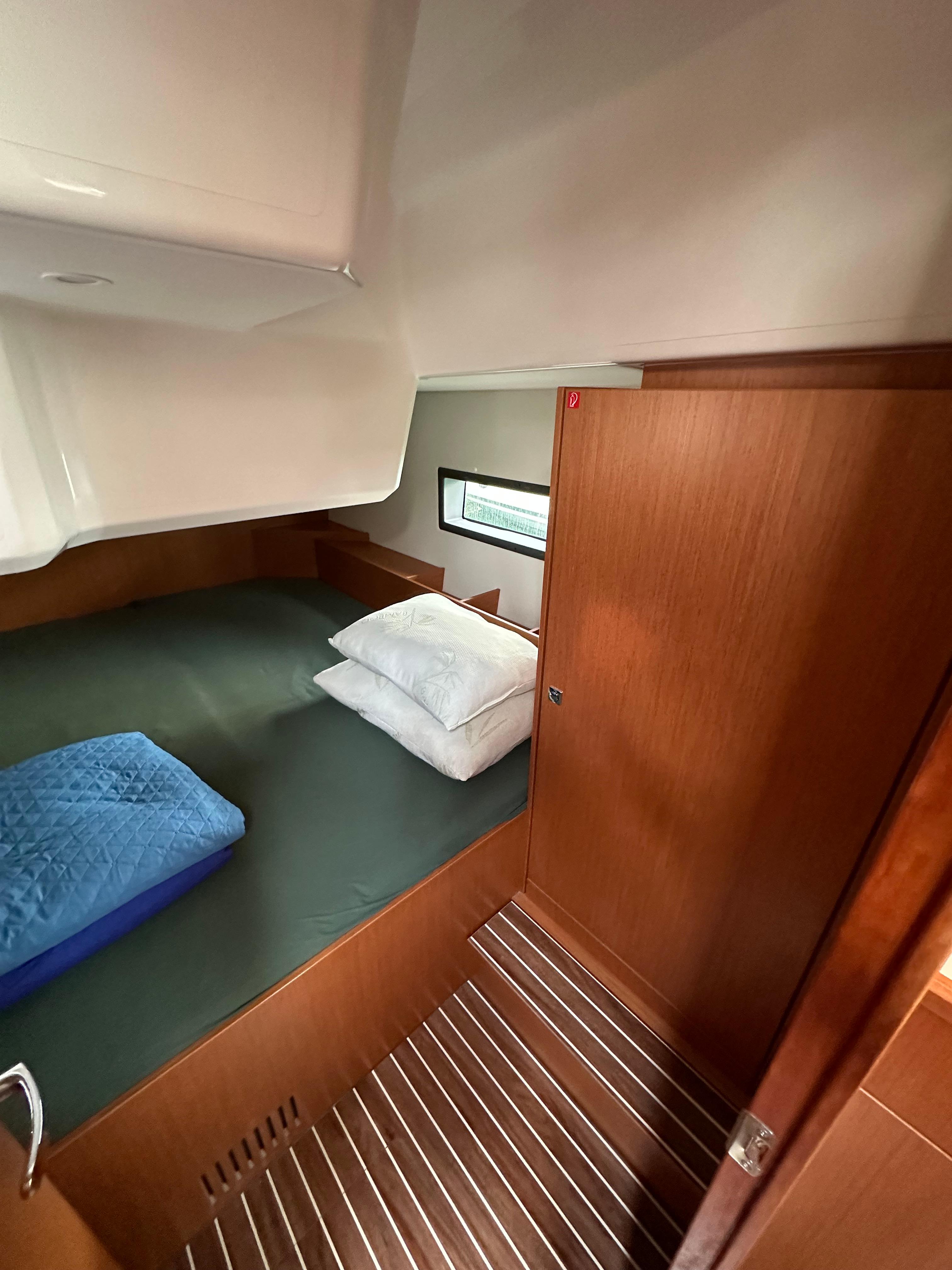 Bavaria C42, picture 14