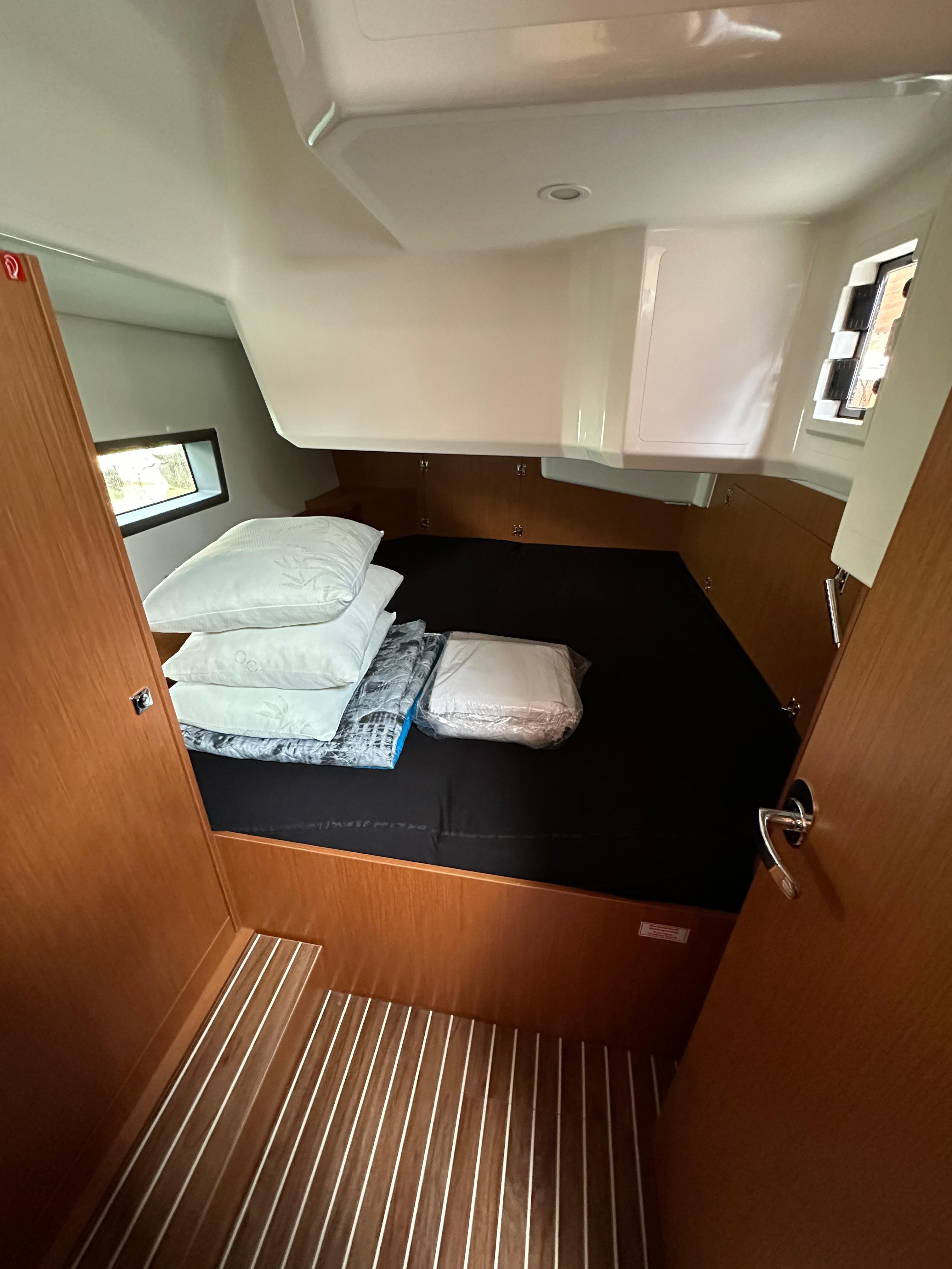 Bavaria C42, picture 12