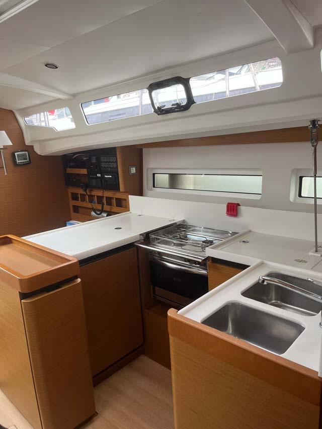Sun Odyssey 440 - 4 cab., picture 5