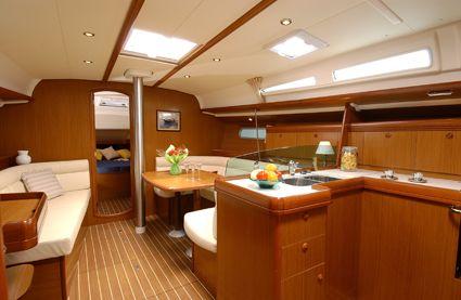 Sun Odyssey 42i, picture 3