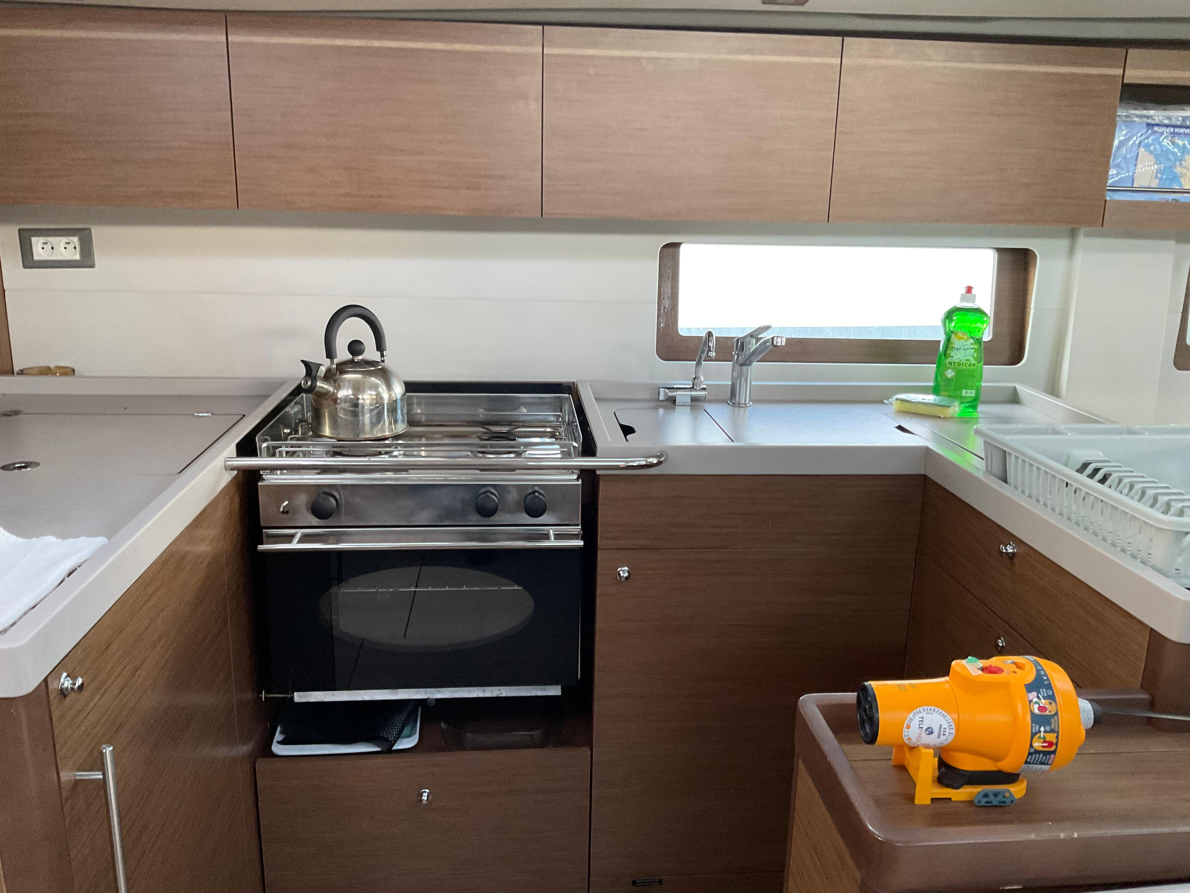 Oceanis 51.1 - 5 + 1 cab., picture 8