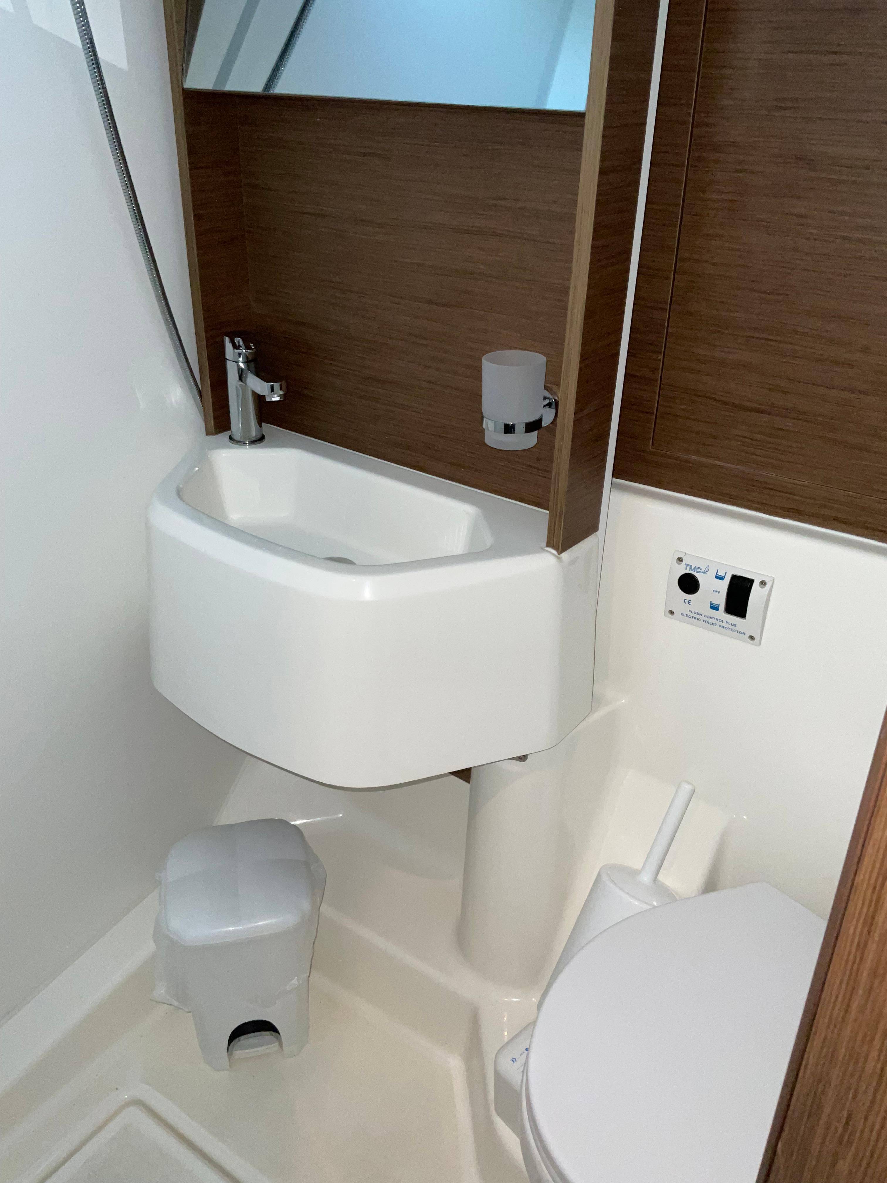 Oceanis 51.1 - 5 + 1 cab., picture 7