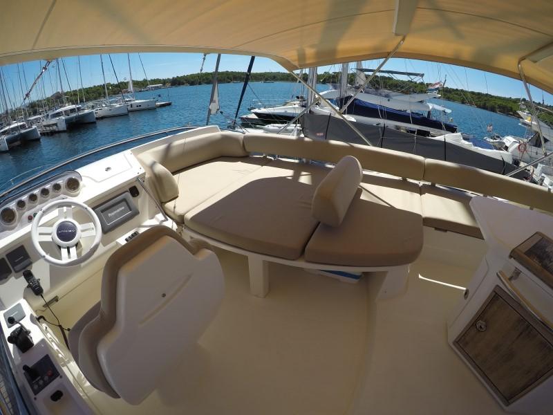 Azimut 47, picture 4