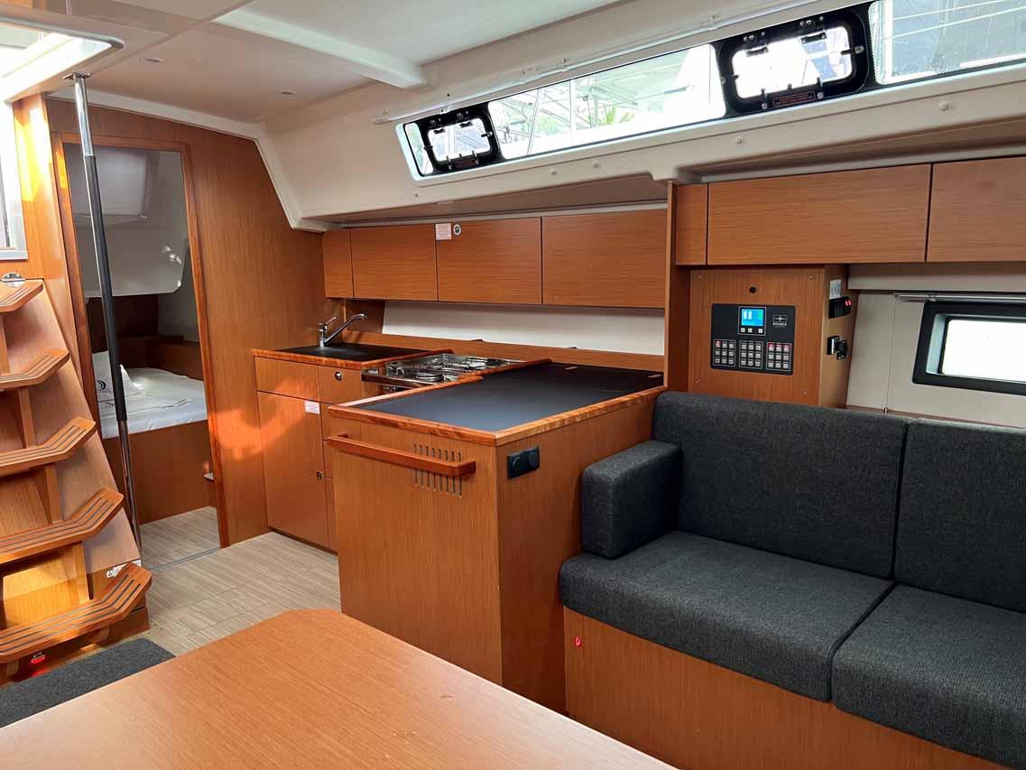 Bavaria C42, picture 10
