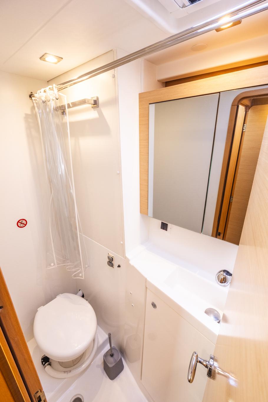 Lagoon 39 - 4 + 2 cab., picture 19