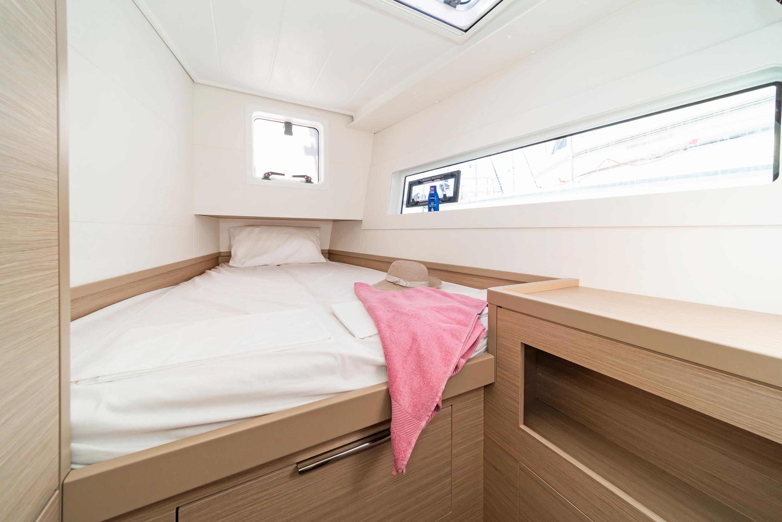 Lagoon 40 - 4 + 2 cab, picture 5