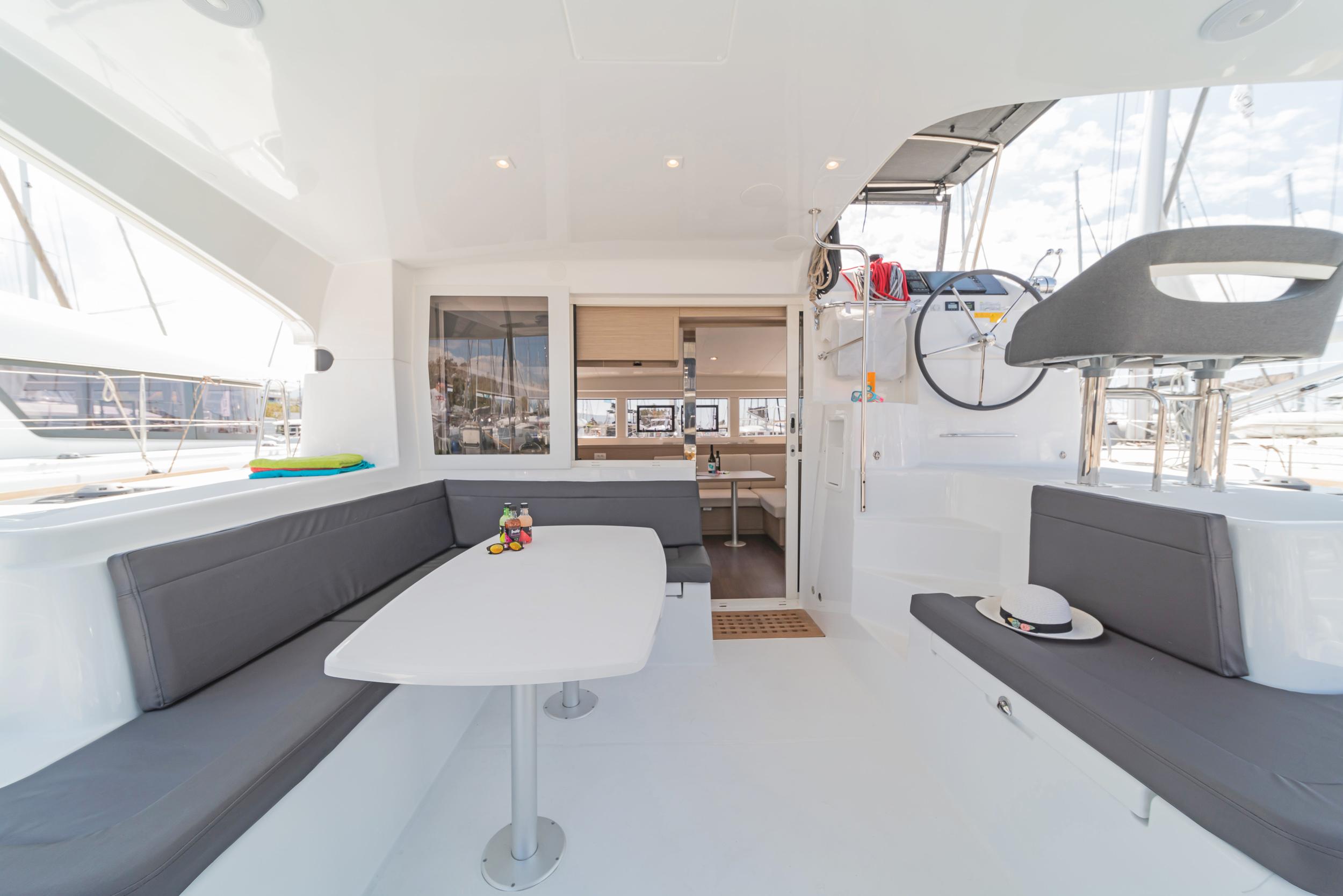 Lagoon 40 - 4 + 2 cab, picture 11