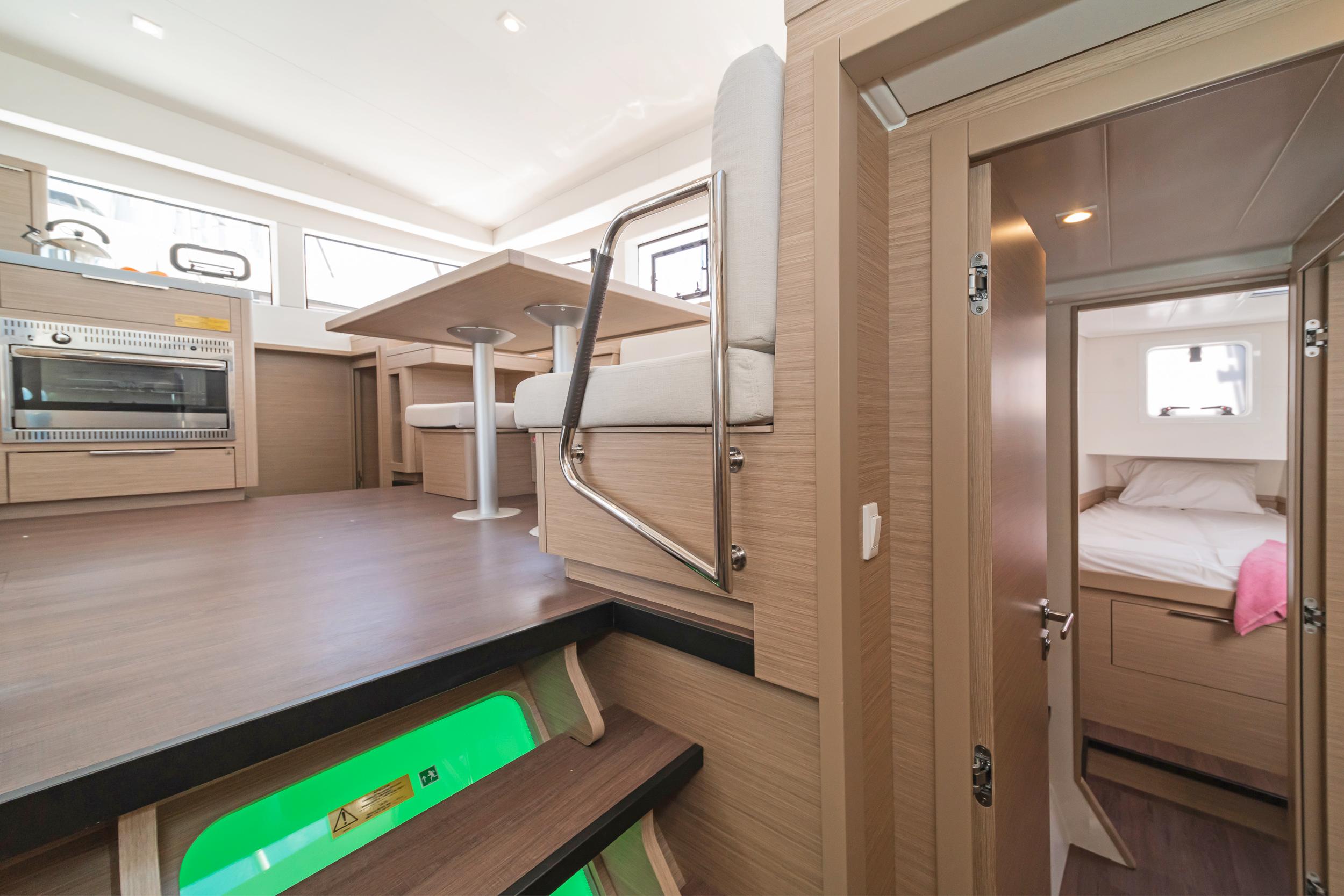 Lagoon 40 - 4 + 2 cab, picture 9