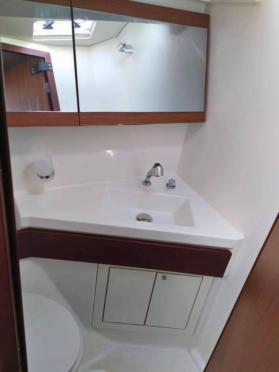 Oceanis 46.1, picture 12