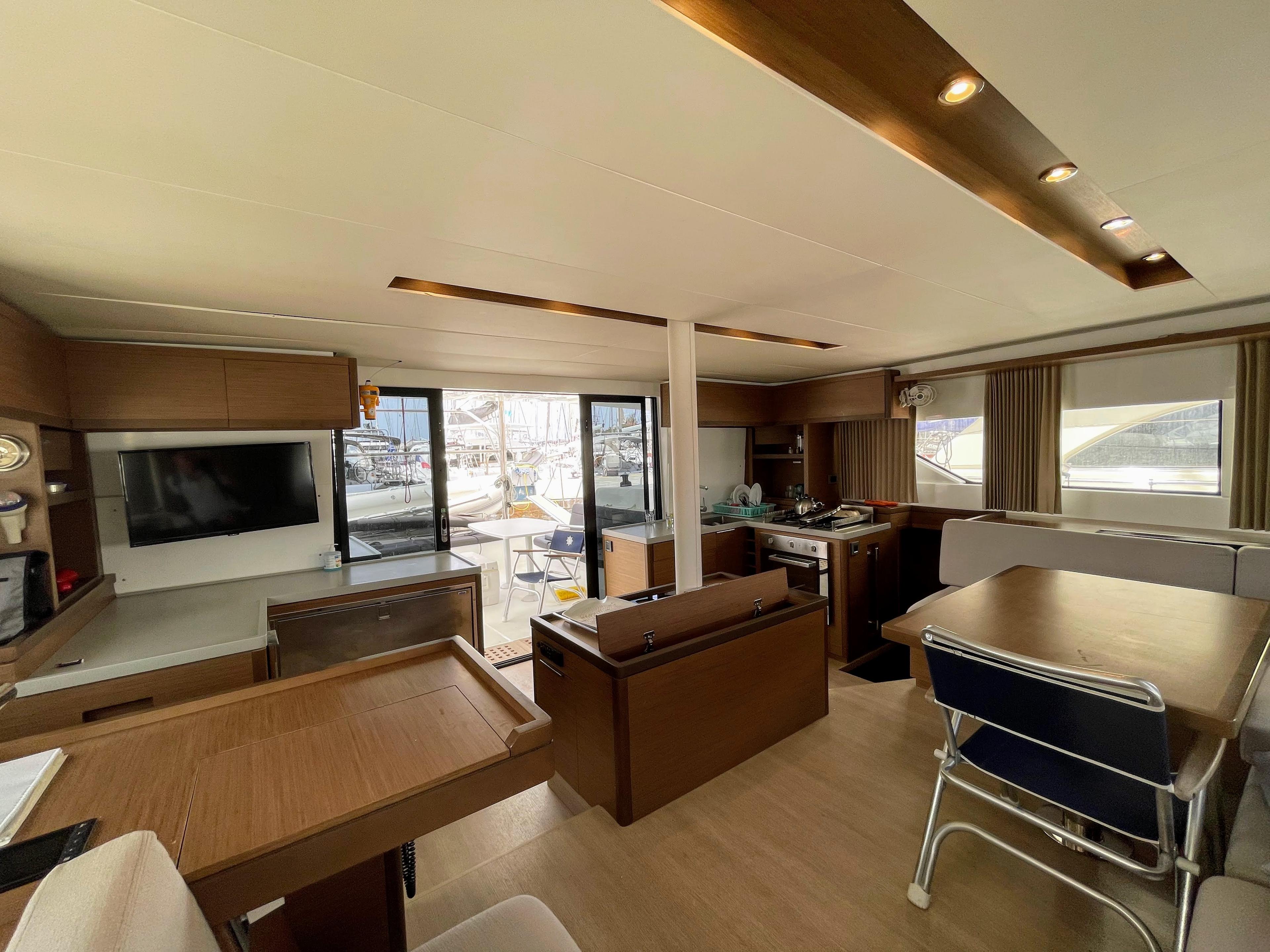 Lagoon 50, picture 4