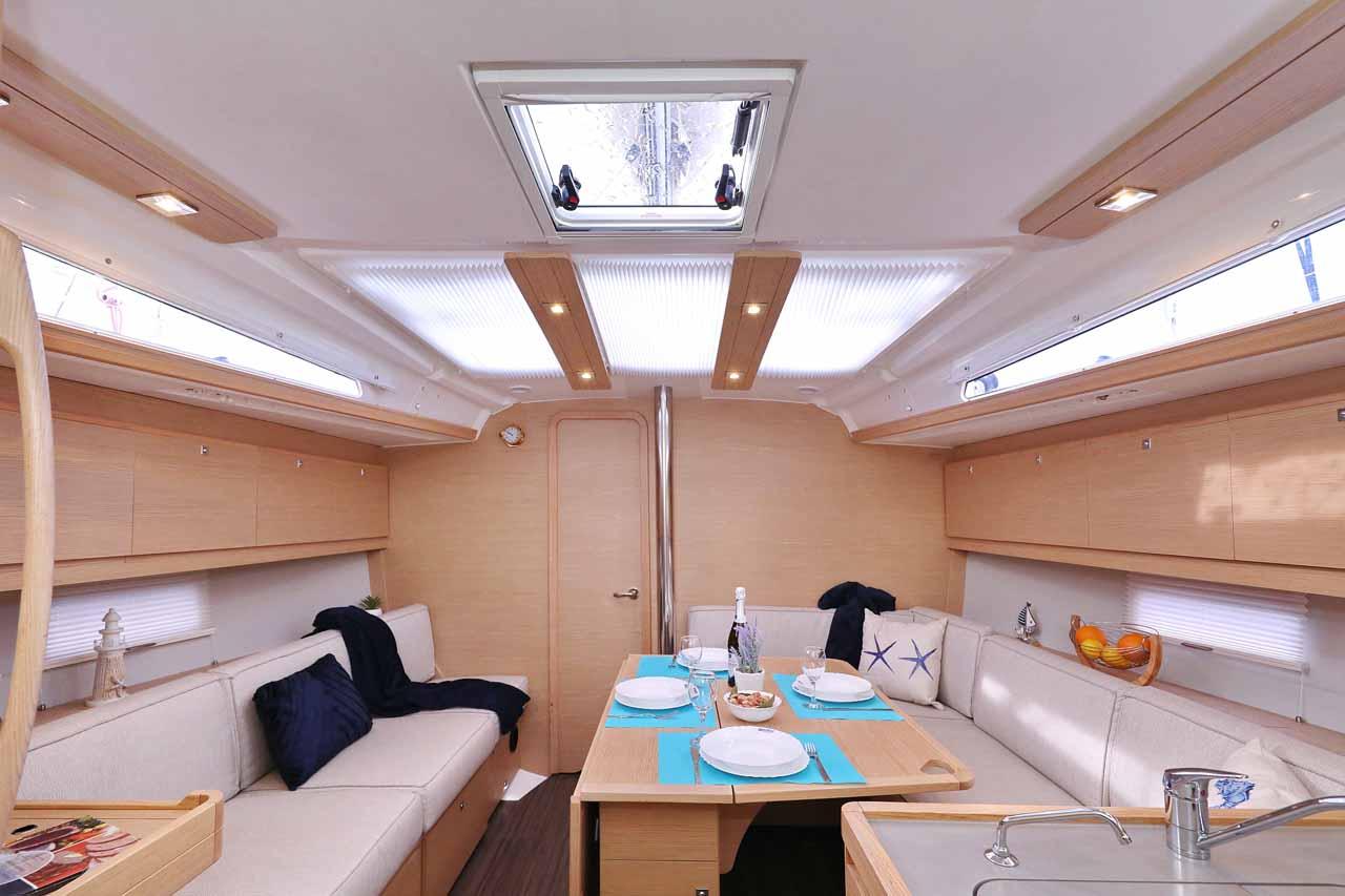 Dufour 390, picture 10