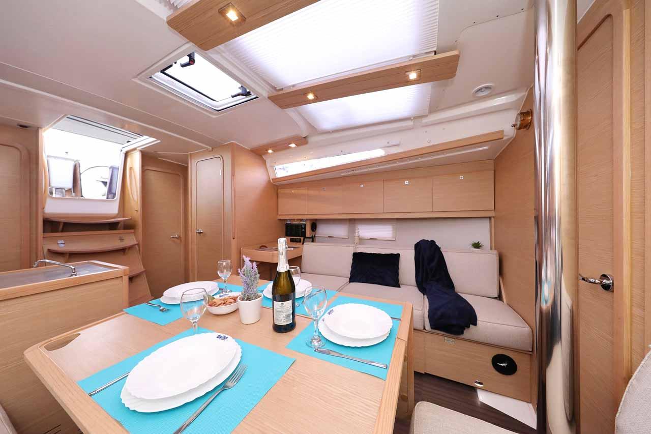 Dufour 390, picture 13