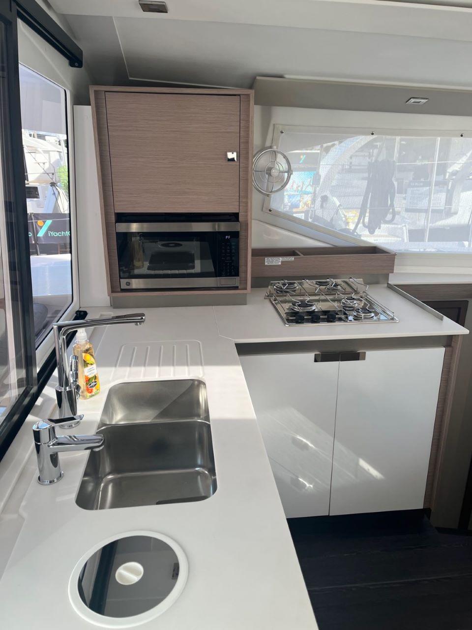Fountaine Pajot Isla 40 - 3 cab., picture 7