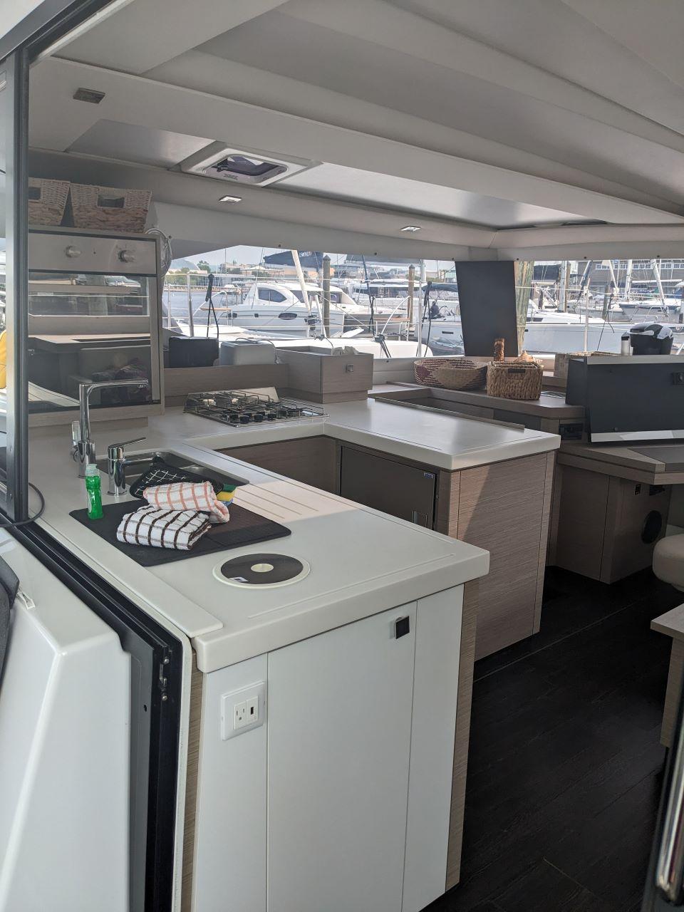 Fountaine Pajot Astrea 42 Maestro, picture 9