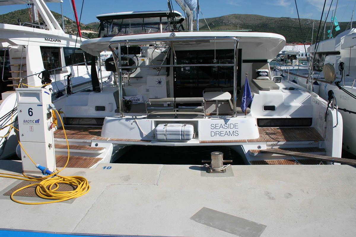 Lagoon 42 - 4 + 2 cab., picture 1