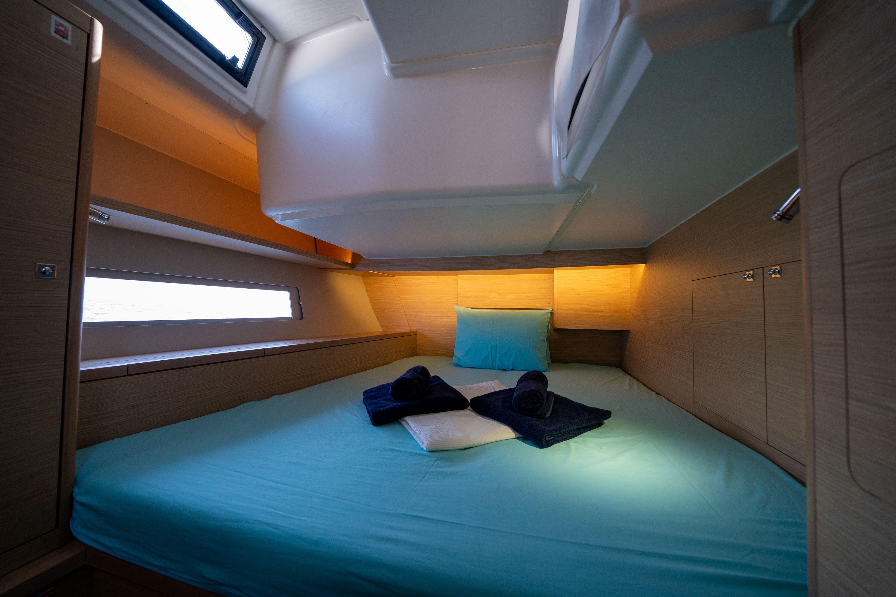 Dufour 470 - 5 cab., picture 13