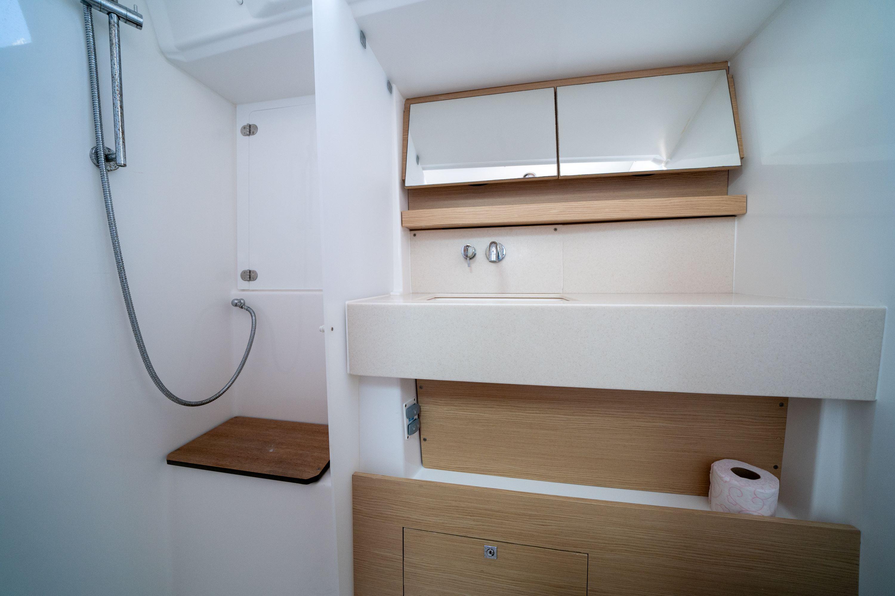 Dufour 470 - 5 cab., picture 16