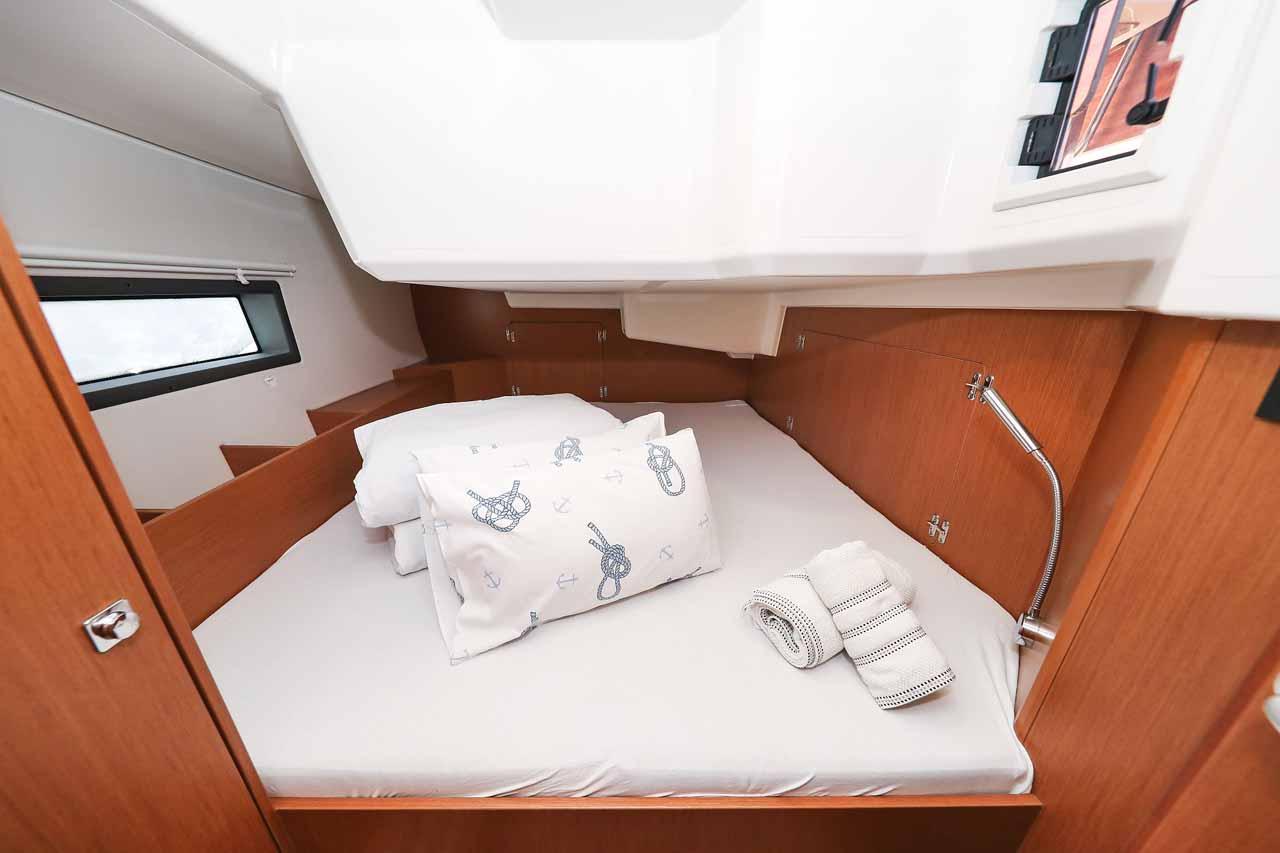 Bavaria C42, picture 22