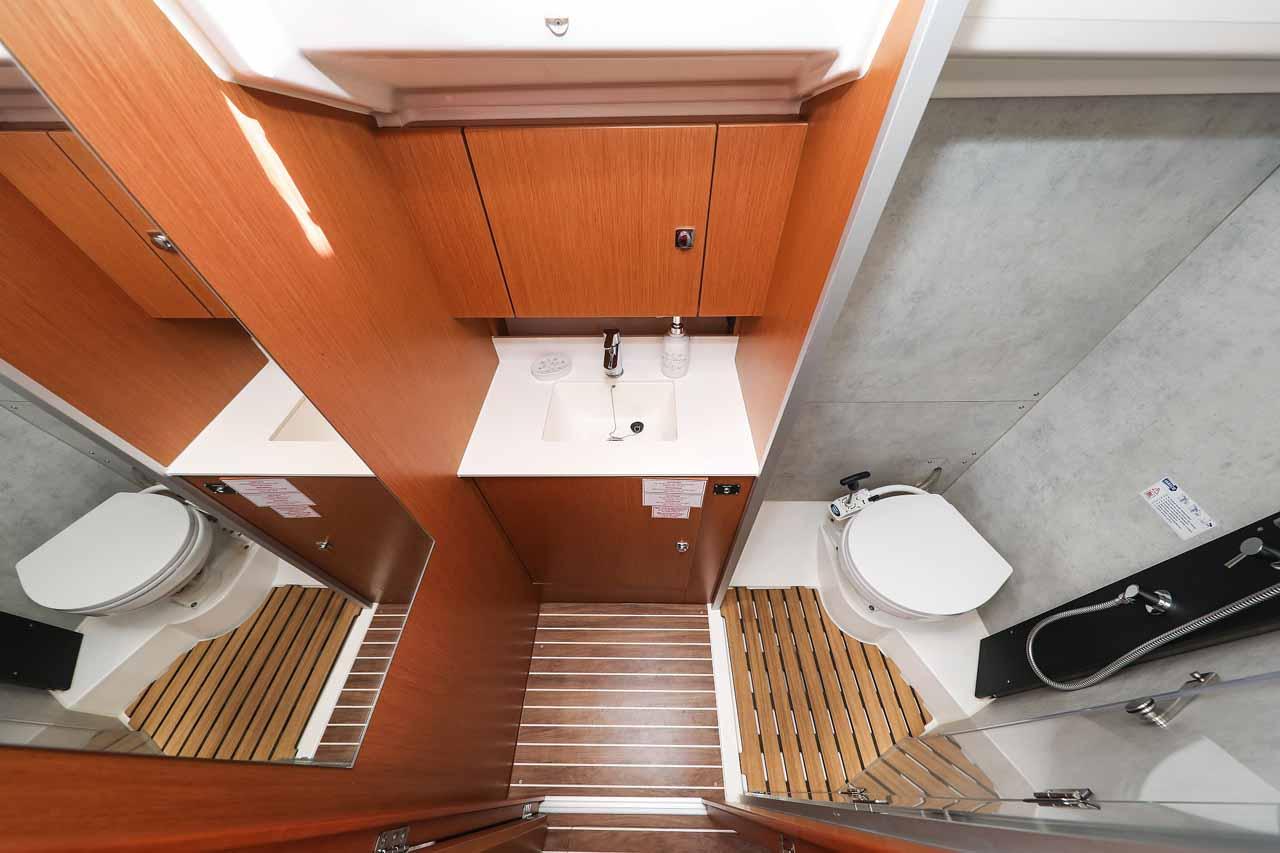 Bavaria C42, picture 27