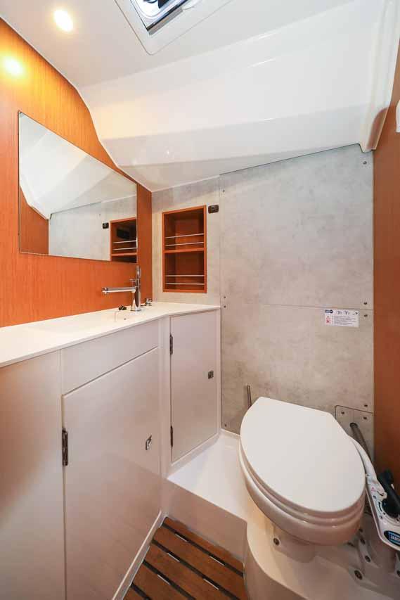 Bavaria C42, picture 26