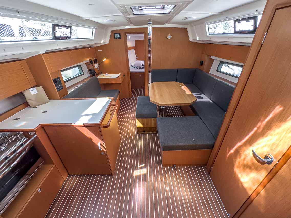 Bavaria C42, picture 9