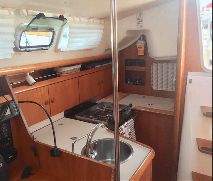 Sun Odyssey 32, picture 5