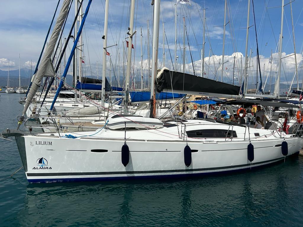 Oceanis 43 Family - 4 cab., picture 1