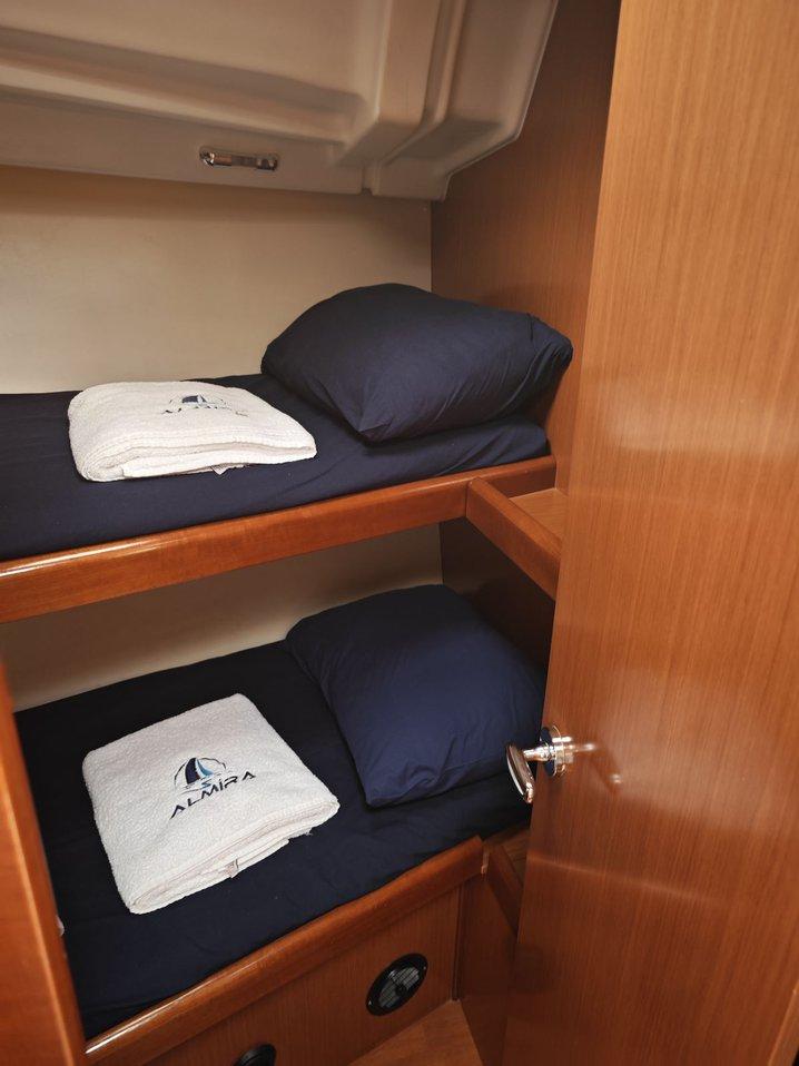 Oceanis 43 Family - 4 cab., picture 15