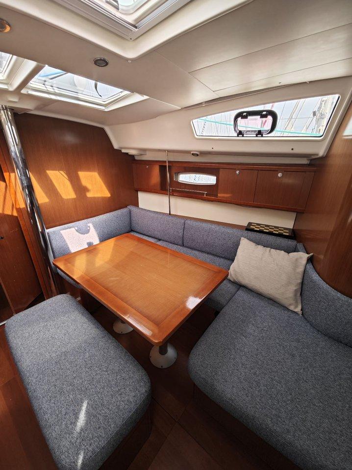 Oceanis 40, picture 15