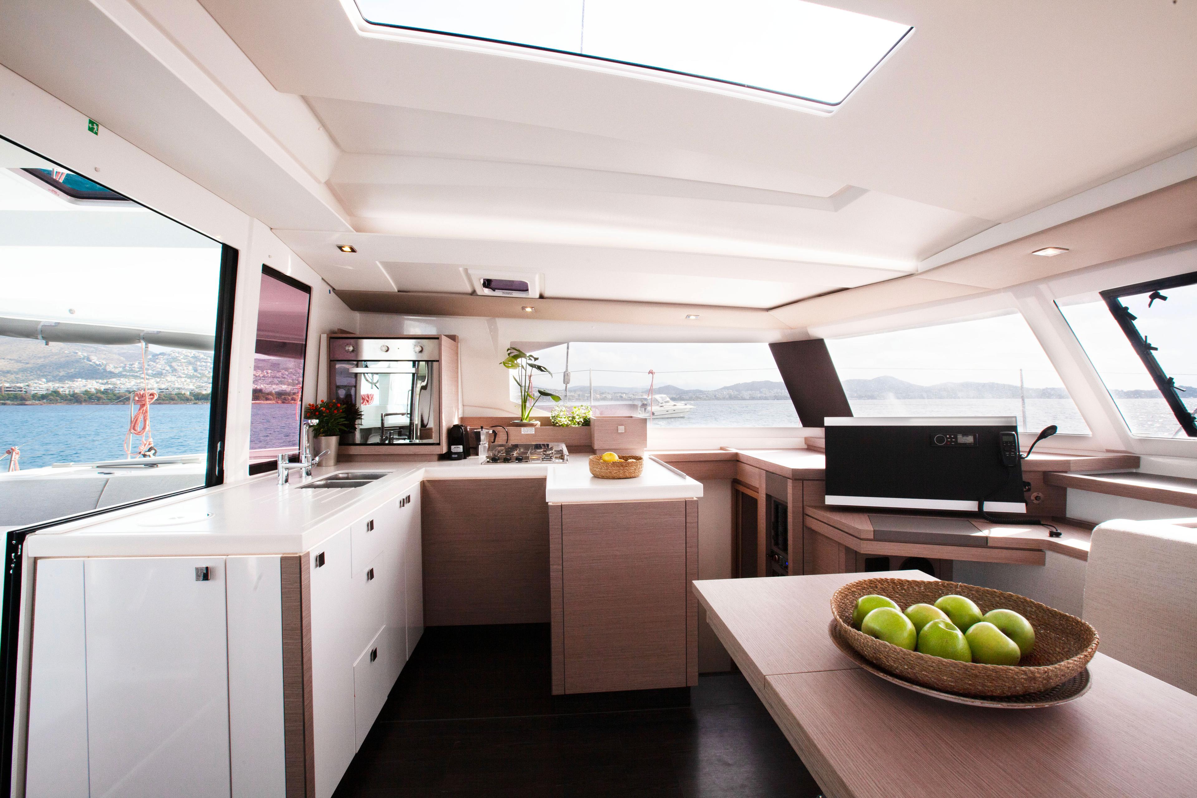 Fountaine Pajot Astrea 42 - 4 + 2 cab., picture 6