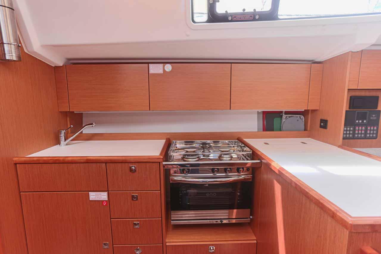 Bavaria C38, picture 8