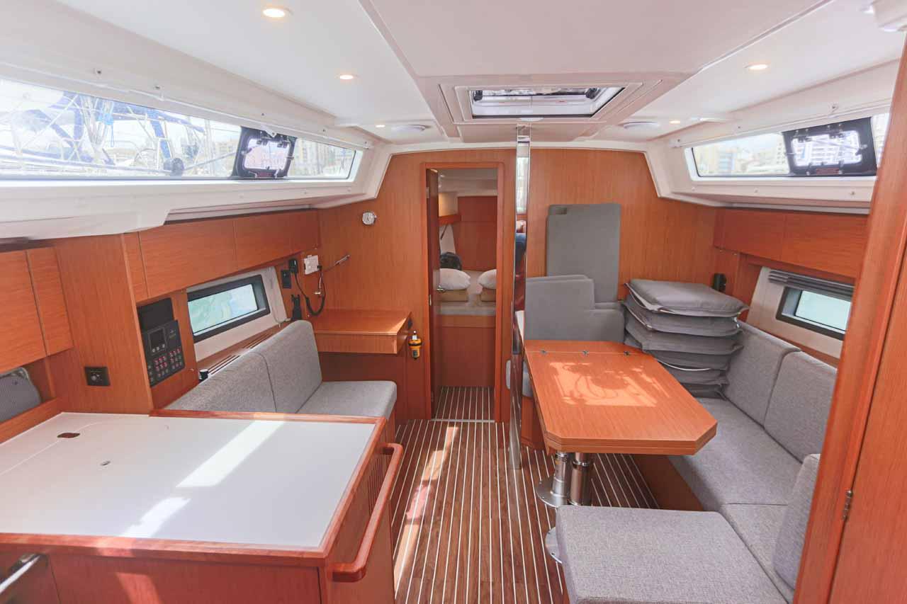 Bavaria C38, picture 6