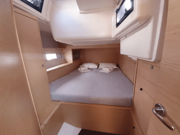 Dufour 530 - 5 + 1 cab., picture 11