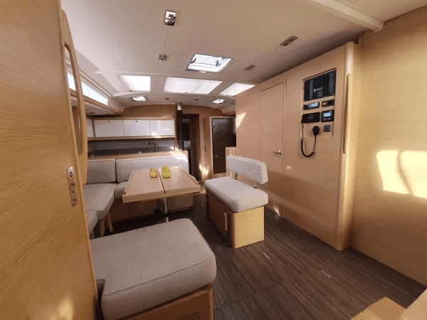 Dufour 530 - 5 + 1 cab., picture 5